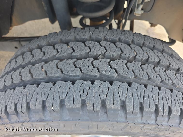 image for item EF3757 2016 Ford F250 Super Duty XLT utility bed pickup truck