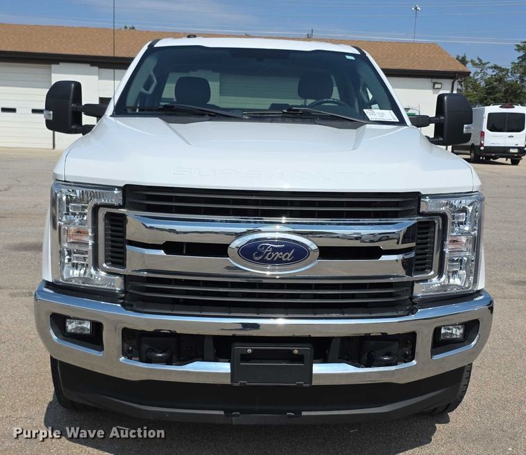 image for item EF3758 2019 Ford F250 Super Duty XLT pickup truck
