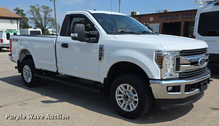 image for item EF3758 2019 Ford F250 Super Duty XLT pickup truck
