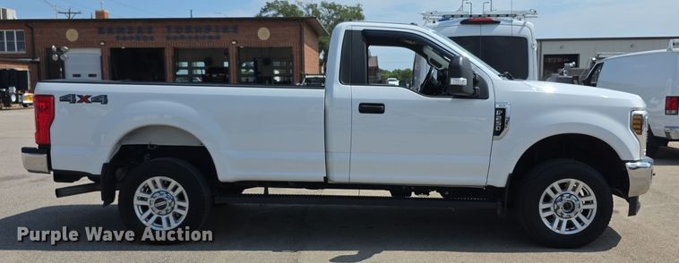 image for item EF3758 2019 Ford F250 Super Duty XLT pickup truck