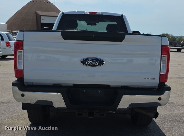 image for item EF3758 2019 Ford F250 Super Duty XLT pickup truck