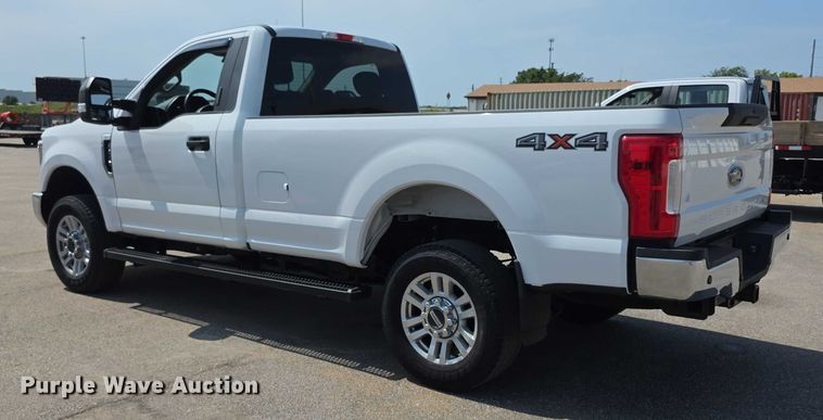 image for item EF3758 2019 Ford F250 Super Duty XLT pickup truck