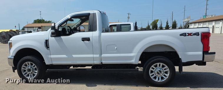 image for item EF3758 2019 Ford F250 Super Duty XLT pickup truck