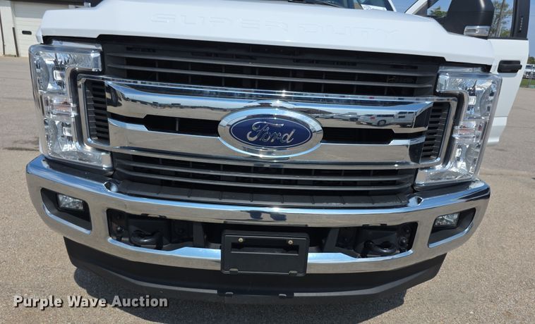 image for item EF3758 2019 Ford F250 Super Duty XLT pickup truck