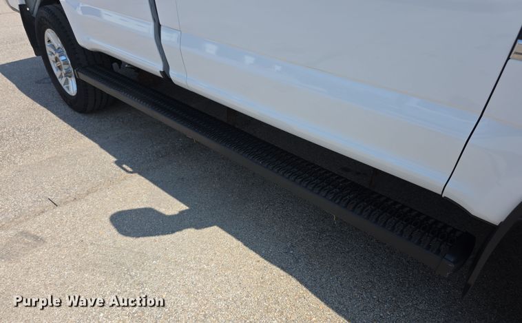 image for item EF3758 2019 Ford F250 Super Duty XLT pickup truck