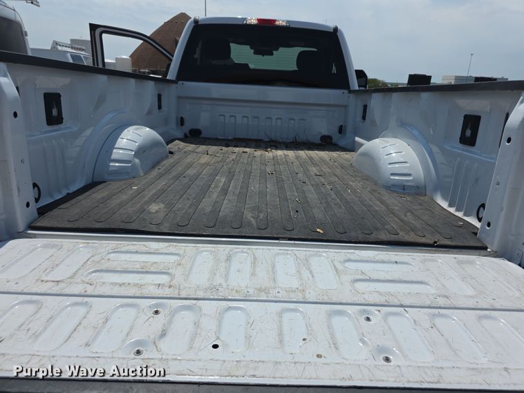 image for item EF3758 2019 Ford F250 Super Duty XLT pickup truck