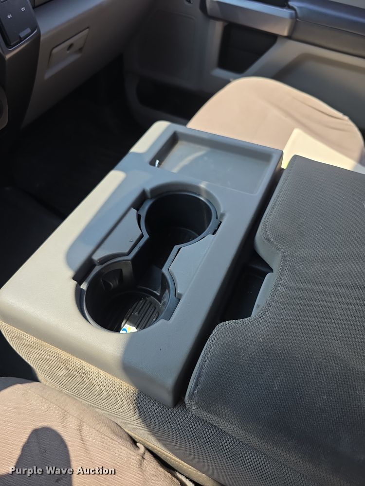 image for item EF3758 2019 Ford F250 Super Duty XLT pickup truck