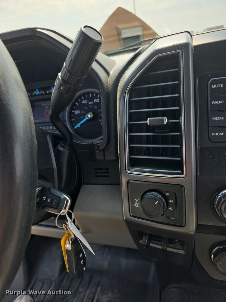 image for item EF3758 2019 Ford F250 Super Duty XLT pickup truck