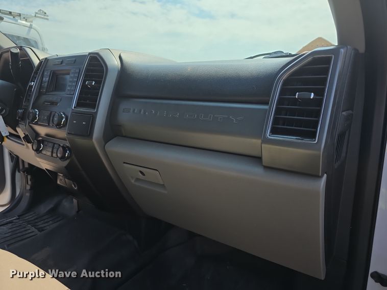 image for item EF3758 2019 Ford F250 Super Duty XLT pickup truck