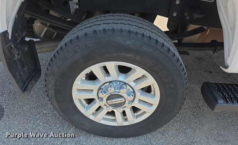 image for item EF3758 2019 Ford F250 Super Duty XLT pickup truck