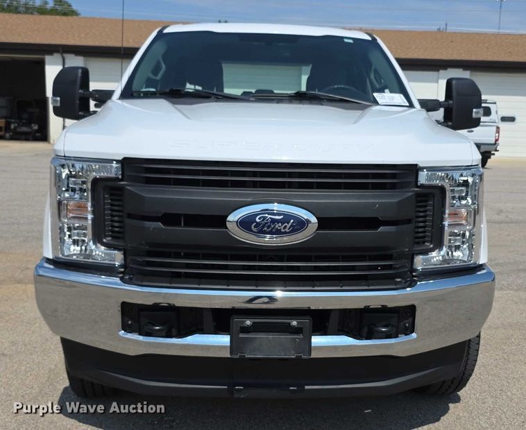 image for item EF3759 2018 Ford F250 Super Duty XL Crew Cab flatbed pickup truck