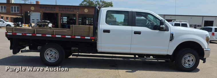image for item EF3759 2018 Ford F250 Super Duty XL Crew Cab flatbed pickup truck