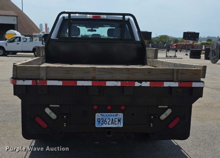 image for item EF3759 2018 Ford F250 Super Duty XL Crew Cab flatbed pickup truck