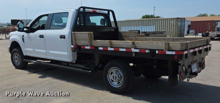 image for item EF3759 2018 Ford F250 Super Duty XL Crew Cab flatbed pickup truck