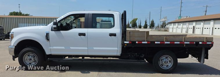 image for item EF3759 2018 Ford F250 Super Duty XL Crew Cab flatbed pickup truck