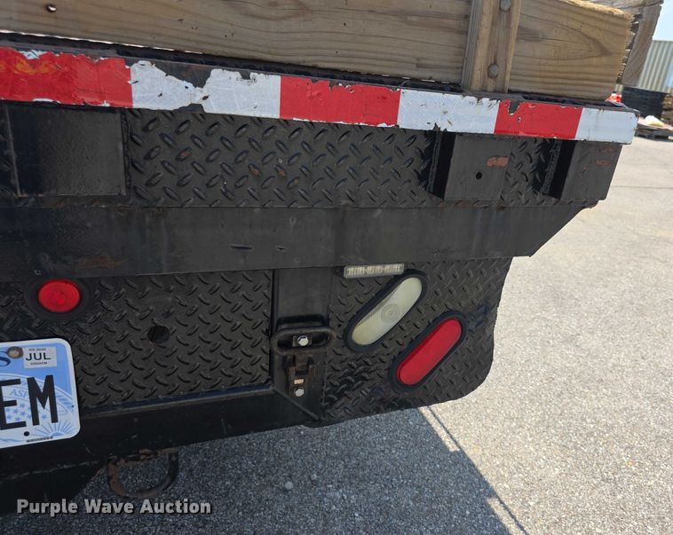 image for item EF3759 2018 Ford F250 Super Duty XL Crew Cab flatbed pickup truck