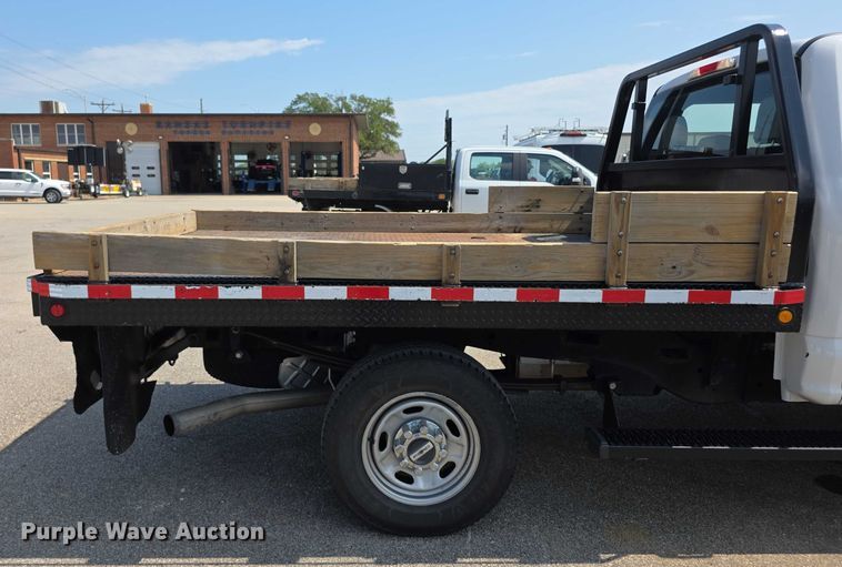 image for item EF3759 2018 Ford F250 Super Duty XL Crew Cab flatbed pickup truck