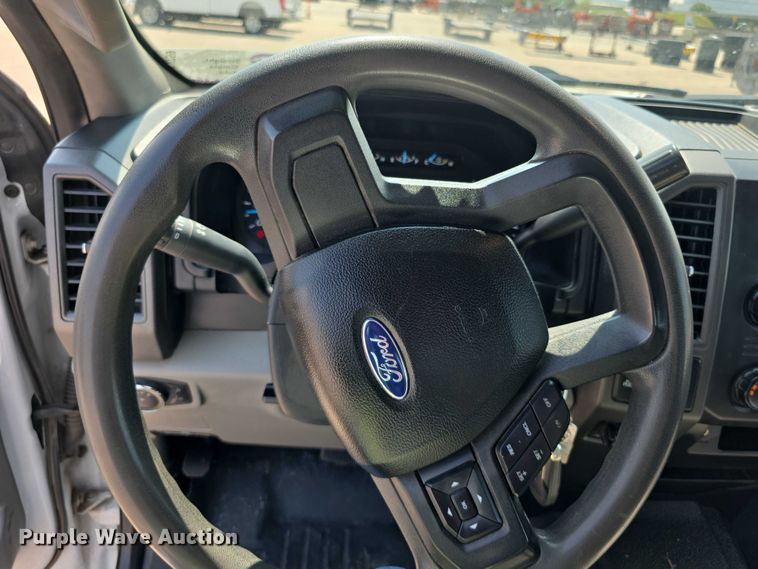 image for item EF3759 2018 Ford F250 Super Duty XL Crew Cab flatbed pickup truck