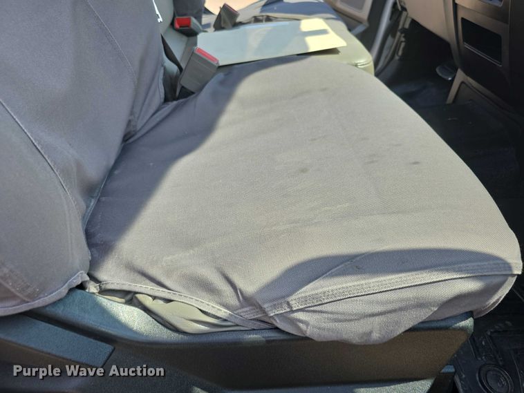 image for item EF3759 2018 Ford F250 Super Duty XL Crew Cab flatbed pickup truck