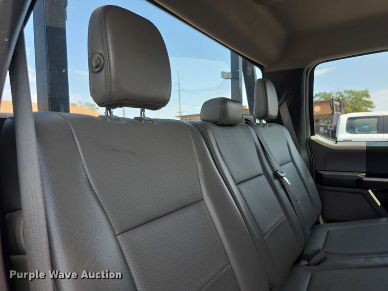 image for item EF3759 2018 Ford F250 Super Duty XL Crew Cab flatbed pickup truck