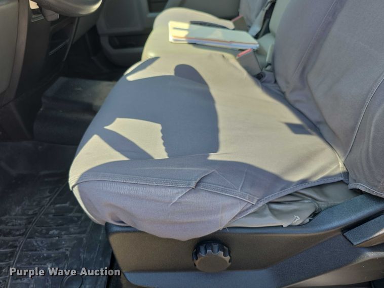 image for item EF3759 2018 Ford F250 Super Duty XL Crew Cab flatbed pickup truck