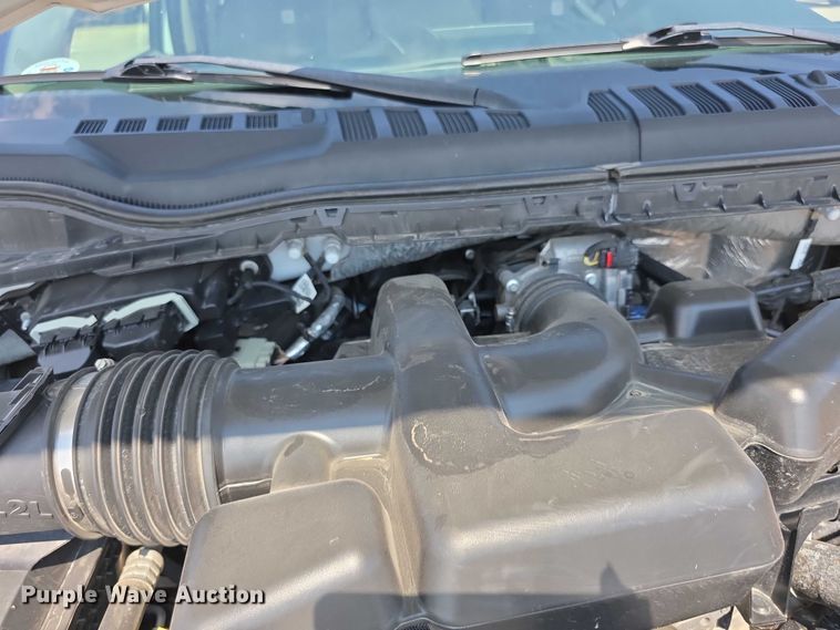 image for item EF3759 2018 Ford F250 Super Duty XL Crew Cab flatbed pickup truck