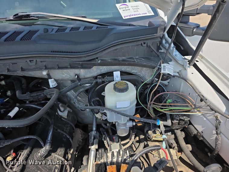 image for item EF3759 2018 Ford F250 Super Duty XL Crew Cab flatbed pickup truck