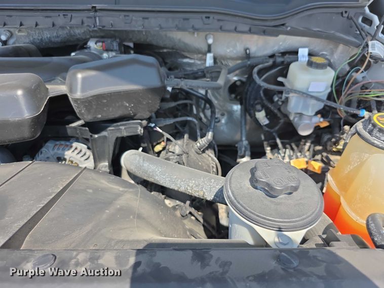 image for item EF3759 2018 Ford F250 Super Duty XL Crew Cab flatbed pickup truck