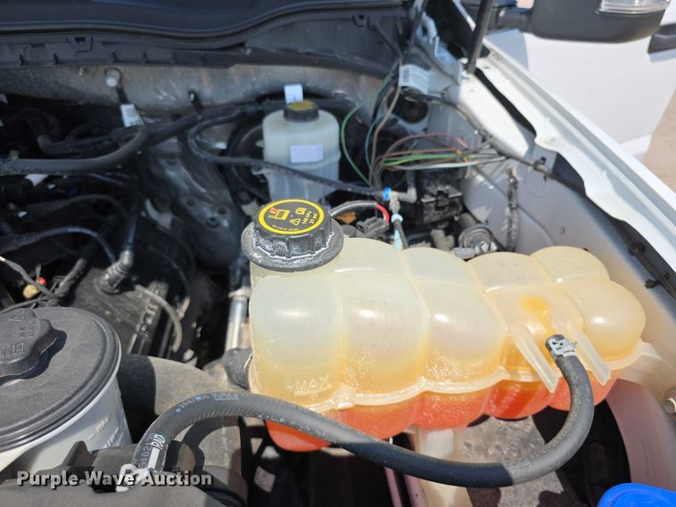 image for item EF3759 2018 Ford F250 Super Duty XL Crew Cab flatbed pickup truck