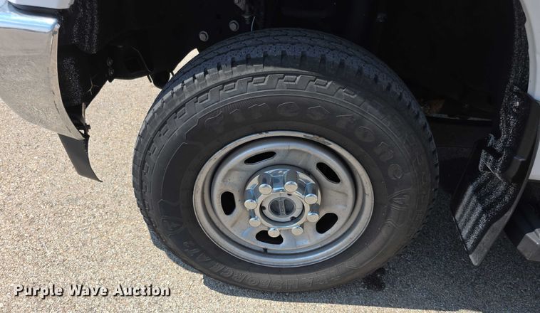 image for item EF3759 2018 Ford F250 Super Duty XL Crew Cab flatbed pickup truck