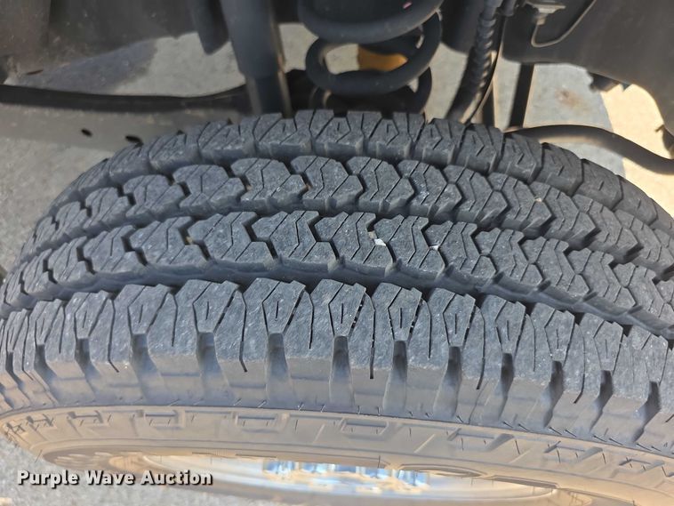 image for item EF3759 2018 Ford F250 Super Duty XL Crew Cab flatbed pickup truck