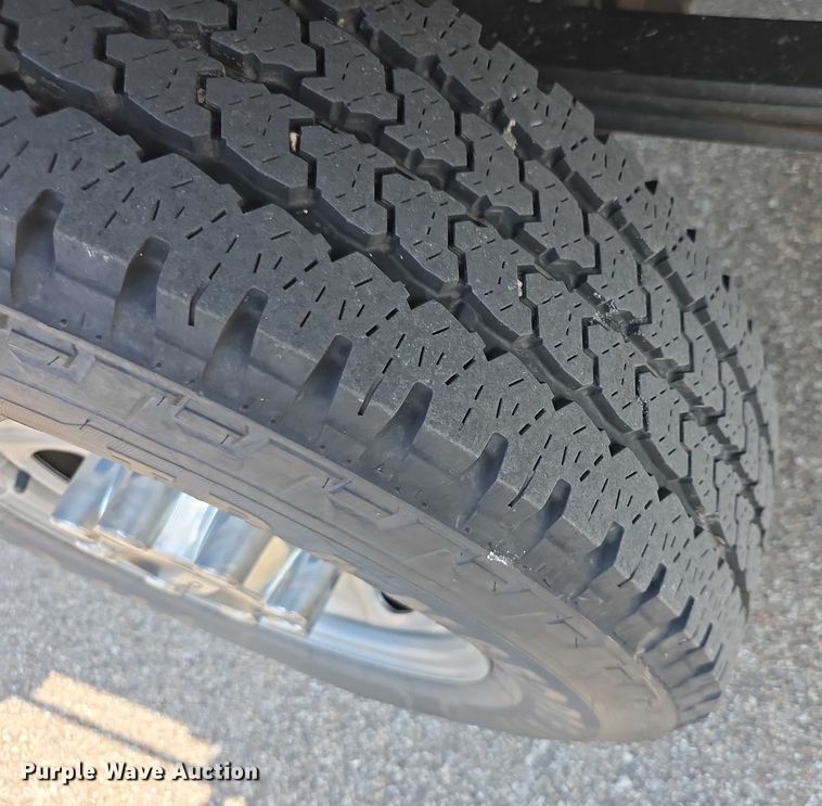 image for item EF3759 2018 Ford F250 Super Duty XL Crew Cab flatbed pickup truck