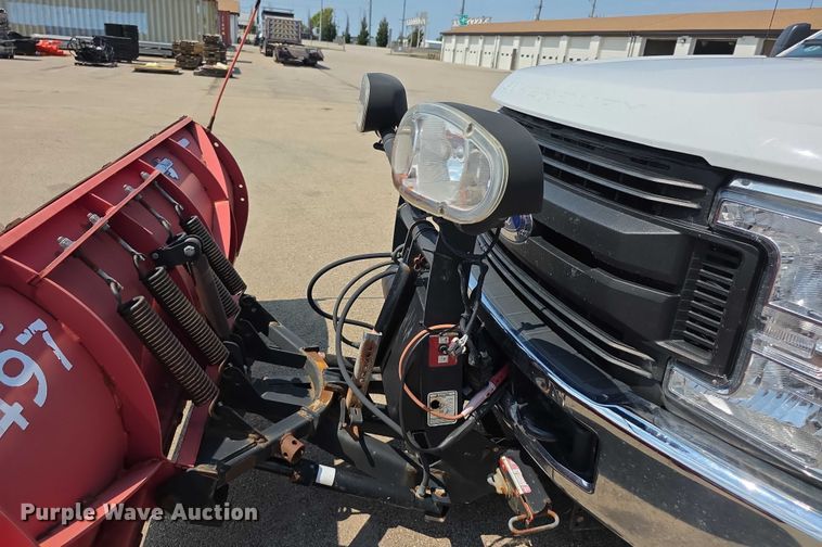 image for item EF3760 2017 Ford F350 Super Duty XL Crew Cab dump flatbed pickup truck