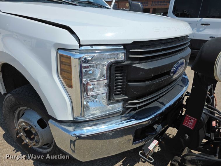 image for item EF3760 2017 Ford F350 Super Duty XL Crew Cab dump flatbed pickup truck