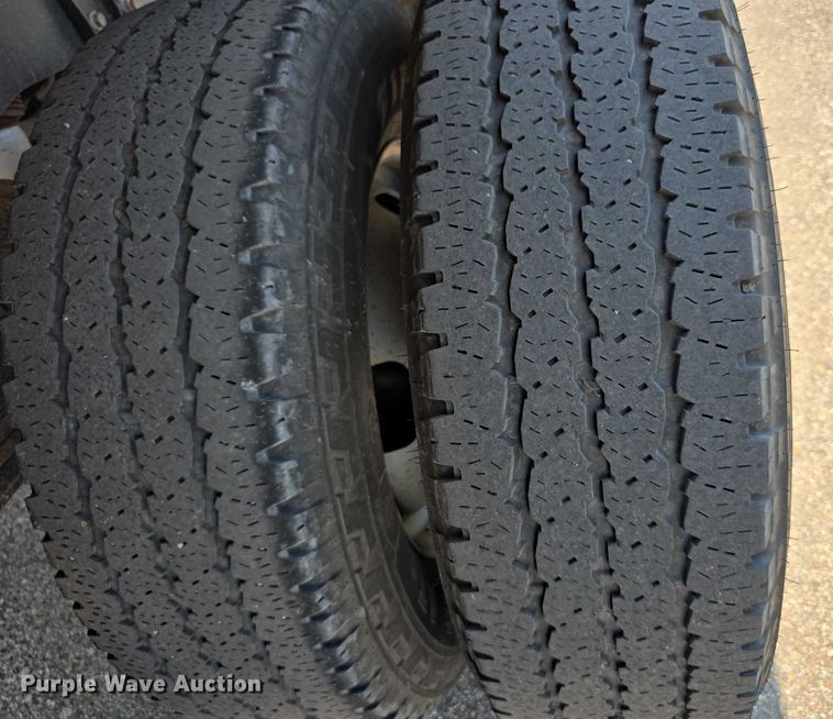 image for item EF3760 2017 Ford F350 Super Duty XL Crew Cab dump flatbed pickup truck