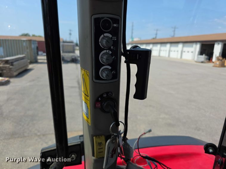 image for item EF3761 2018 Massey Ferguson 5710 MFWD tractor