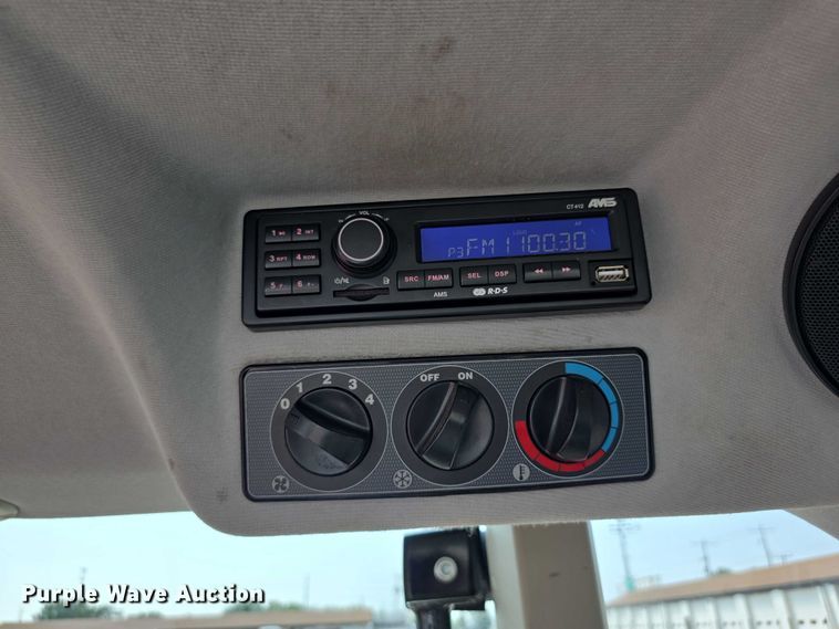 image for item EF3762 2018 Massey Ferguson  5710 MFWD tractor