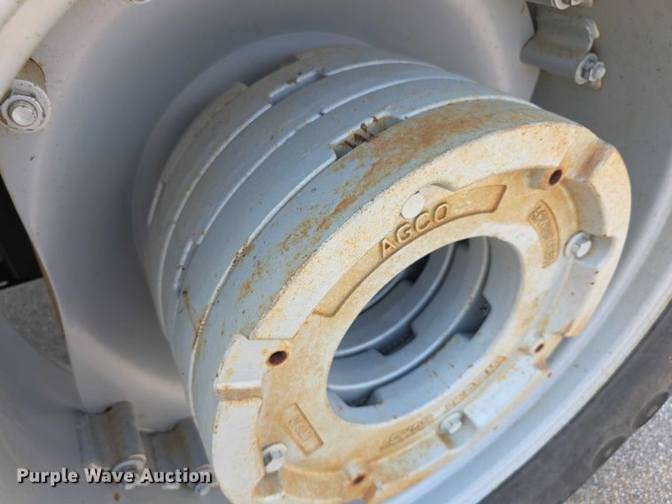 image for item EF3762 2018 Massey Ferguson  5710 MFWD tractor