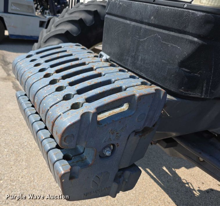 image for item EF3763 1998 New Holland  8260 MFWD tractor