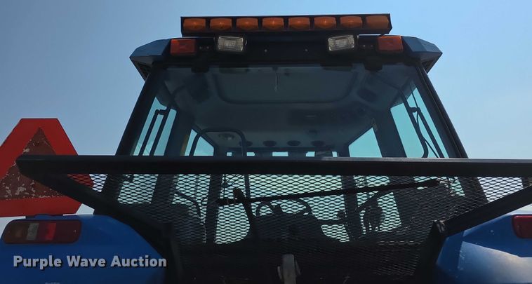 image for item EF3763 1998 New Holland  8260 MFWD tractor