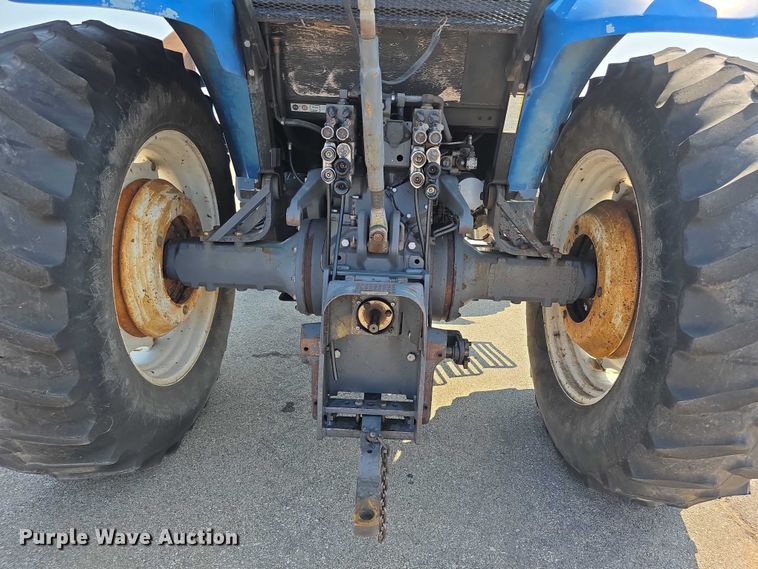 image for item EF3763 1998 New Holland  8260 MFWD tractor