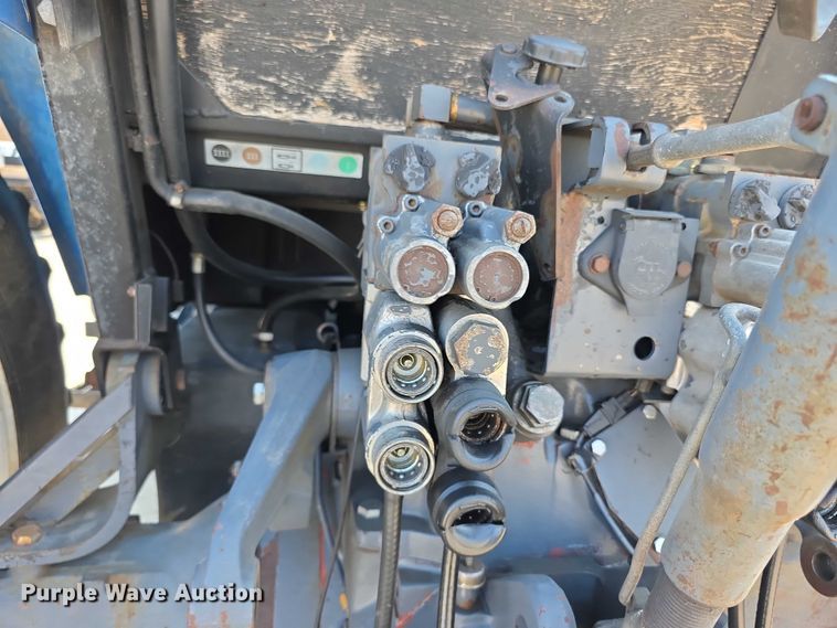 image for item EF3763 1998 New Holland  8260 MFWD tractor