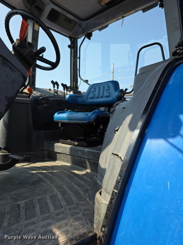 image for item EF3763 1998 New Holland  8260 MFWD tractor