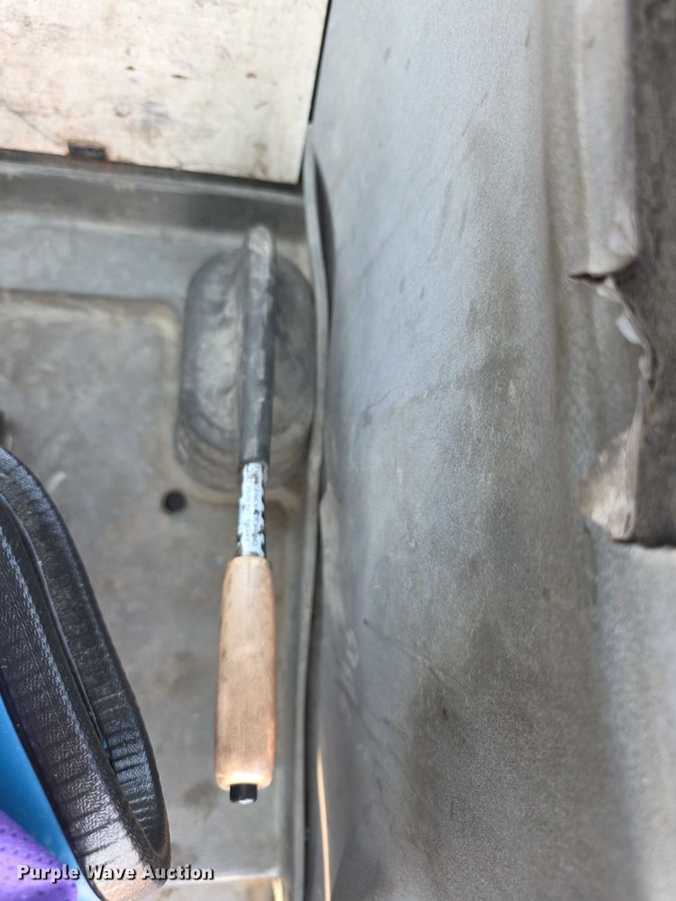 image for item EF3763 1998 New Holland  8260 MFWD tractor