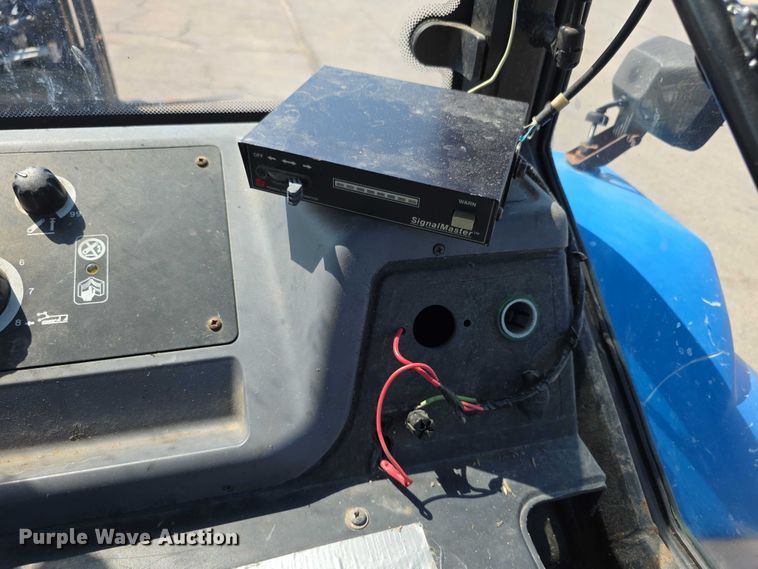 image for item EF3763 1998 New Holland  8260 MFWD tractor