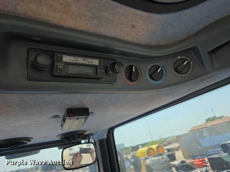 image for item EF3763 1998 New Holland  8260 MFWD tractor