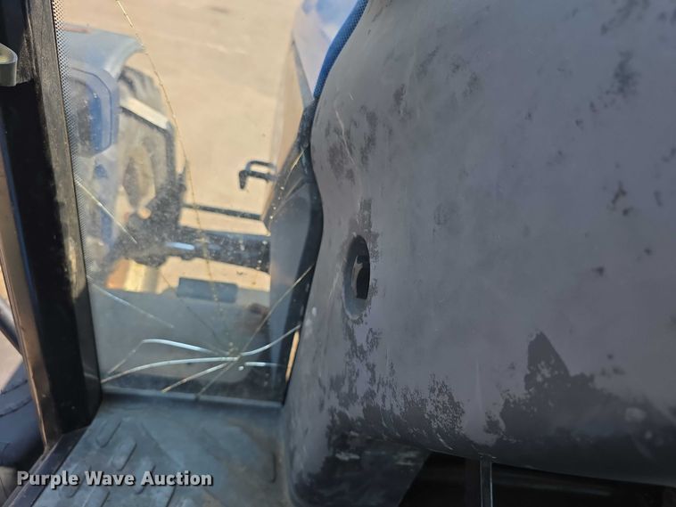 image for item EF3763 1998 New Holland  8260 MFWD tractor