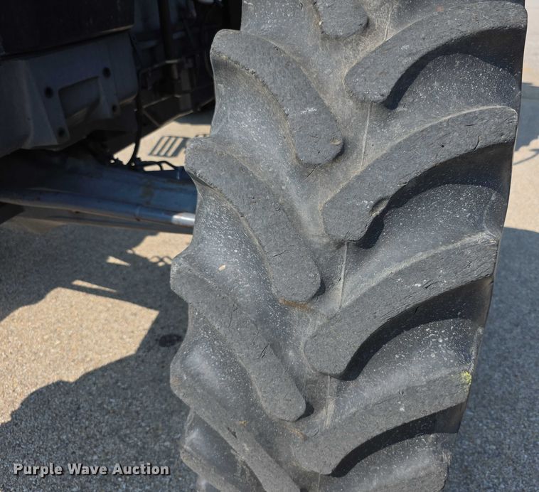 image for item EF3763 1998 New Holland  8260 MFWD tractor