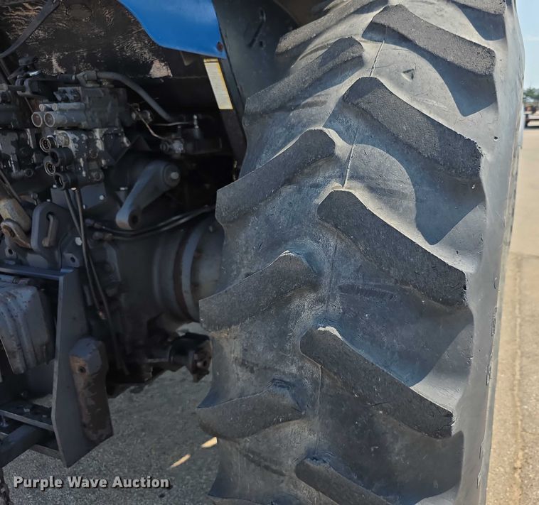 image for item EF3763 1998 New Holland  8260 MFWD tractor