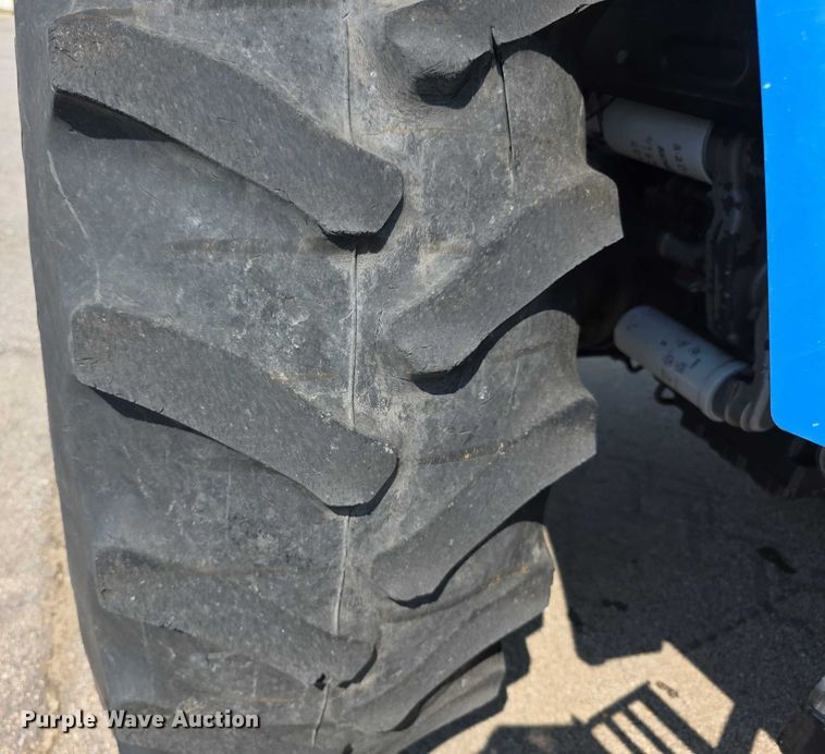 image for item EF3763 1998 New Holland  8260 MFWD tractor